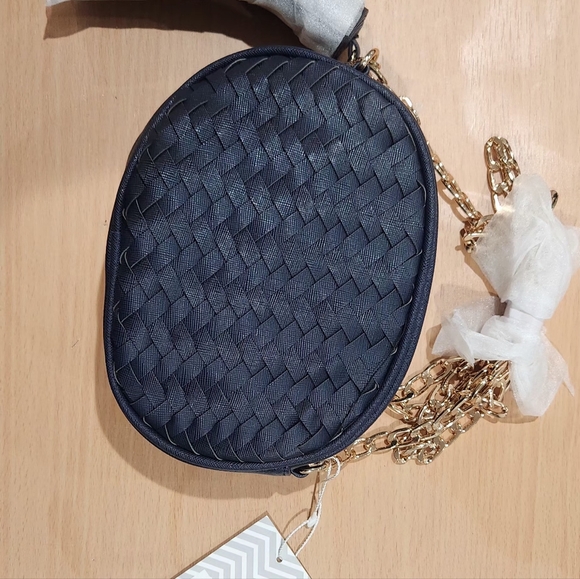 Mott Oval messenger Crossbody bag - Picture 2 of 6